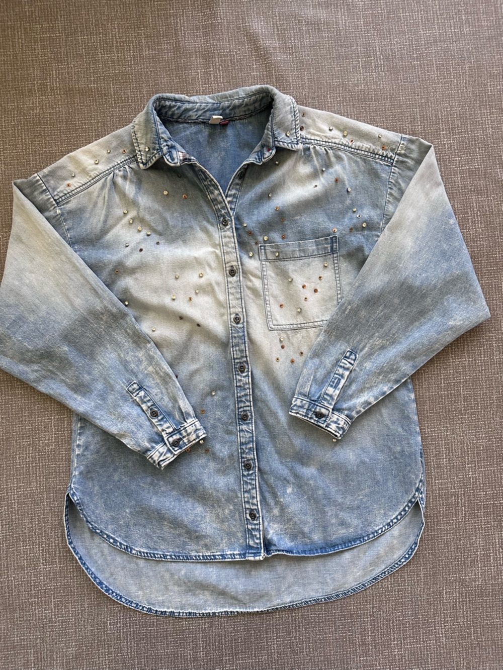 Anthropologie Pilcro Studded Denim Button Down Shirt S Blue Cotton Oversized - Picture 4 of 16